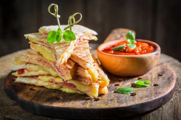 Feketeerdő sonkás quesadilla