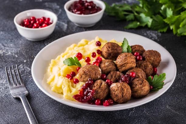 Svéd húsgolyó, krumplipüré